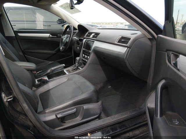 2012 Volkswagen Passat 2.5l Se მანქანა იყიდება აუქციონზე, vin: 1VWBP7A35CC019195, აუქციონის ნომერი: 44765792