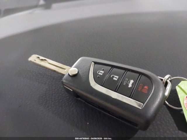 44765843 :رقم المزاد ، 4T1G11AK3MU421674 vin ، 2021 Toyota Camry Se مزاد بيع