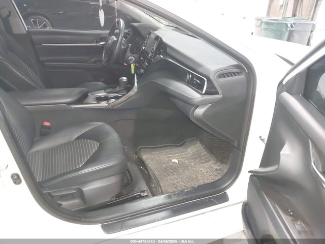 44765843 :رقم المزاد ، 4T1G11AK3MU421674 vin ، 2021 Toyota Camry Se مزاد بيع