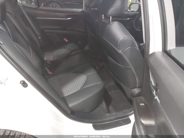 44765843 :رقم المزاد ، 4T1G11AK3MU421674 vin ، 2021 Toyota Camry Se مزاد بيع