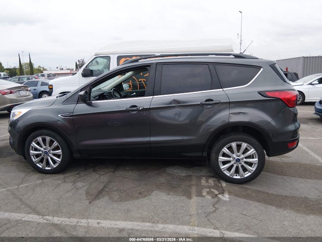 1FMCU0HD7KUB79282 Ford ESCAPE SEL