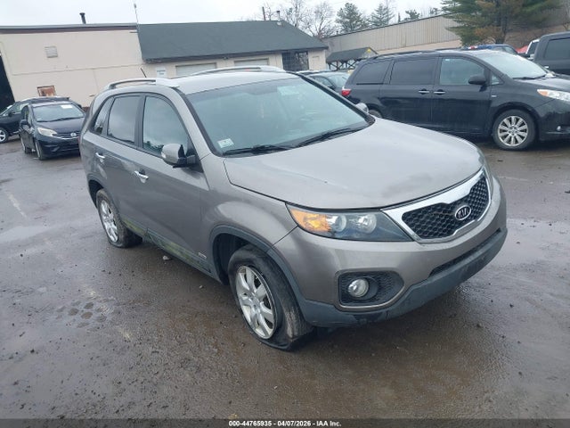 2011 KIA SORENTO 5XYKTCA16BG154590