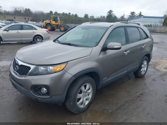 2011 KIA SORENTO 5XYKTCA16BG154590 Photo 1