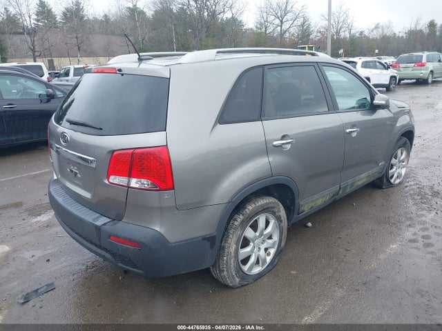 2011 KIA SORENTO 5XYKTCA16BG154590 Photo 3