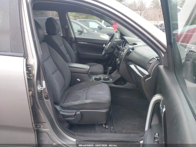 2011 KIA SORENTO 5XYKTCA16BG154590 Photo 4