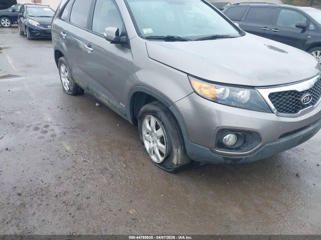 2011 KIA SORENTO 5XYKTCA16BG154590 Photo 5