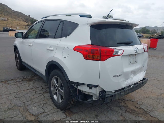 2015 TOYOTA RAV4 JTMWFREV6FD075417 Photo 2