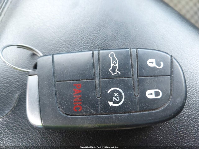 2015 Dodge Challenger R/t მანქანა იყიდება აუქციონზე, vin: 2C3CDZAT9FH712787, აუქციონის ნომერი: 44765961