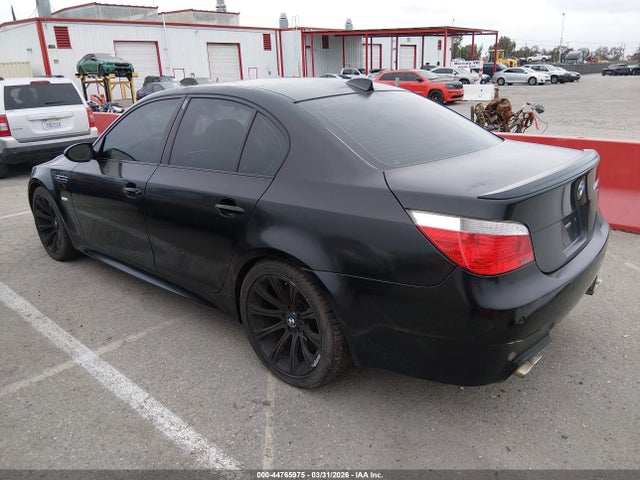 2007 BMW M5 WBSNB93507CX07063 Photo 2