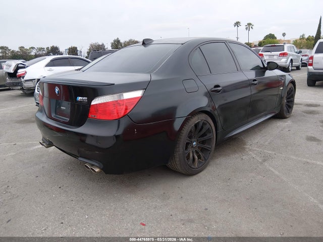 2007 BMW M5 WBSNB93507CX07063 Photo 3