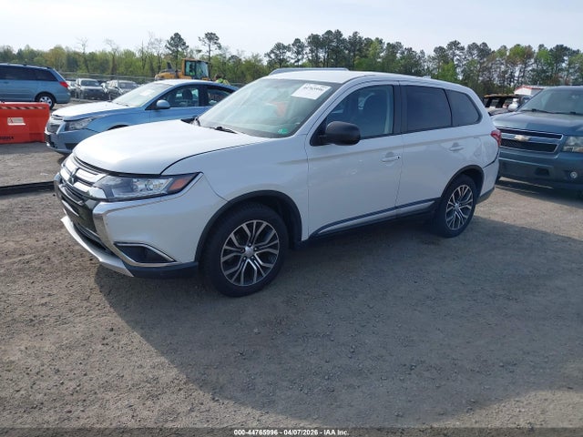 JA4AZ2A39HZ032204 Mitsubishi Outlander Es