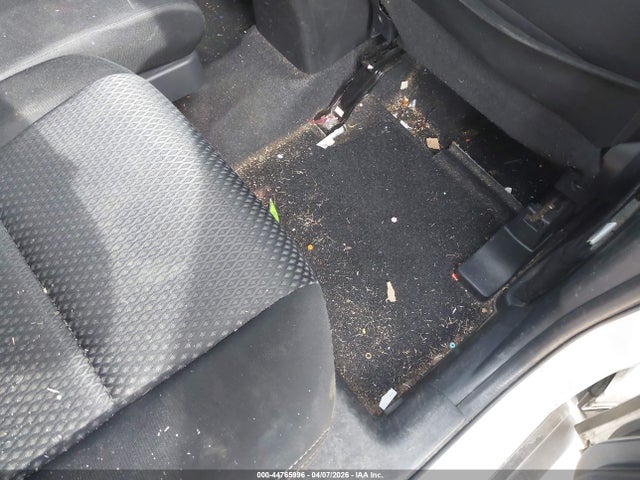 JA4AZ2A39HZ032204 Mitsubishi Outlander Es