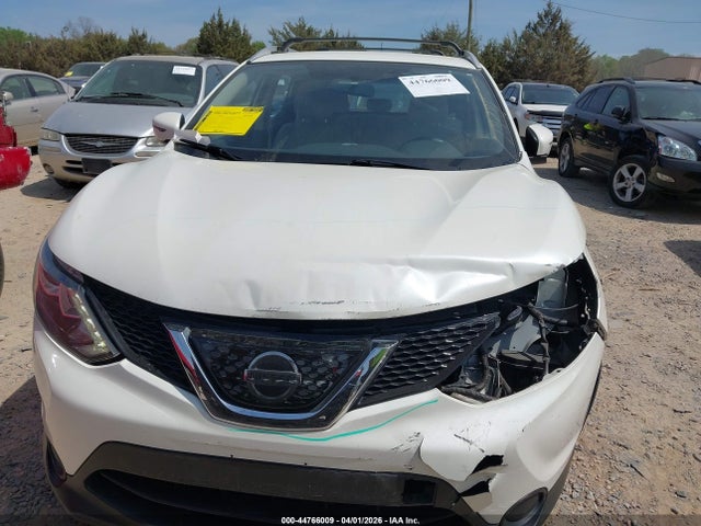 44766009 :رقم المزاد ، JN1BJ1CP3JW188924 vin ، 2018 Nissan Rogue Sport Sv مزاد بيع