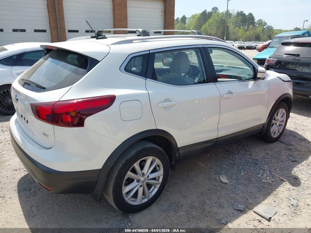 44766009 :رقم المزاد ، JN1BJ1CP3JW188924 vin ، 2018 Nissan Rogue Sport Sv مزاد بيع