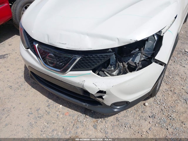44766009 :رقم المزاد ، JN1BJ1CP3JW188924 vin ، 2018 Nissan Rogue Sport Sv مزاد بيع