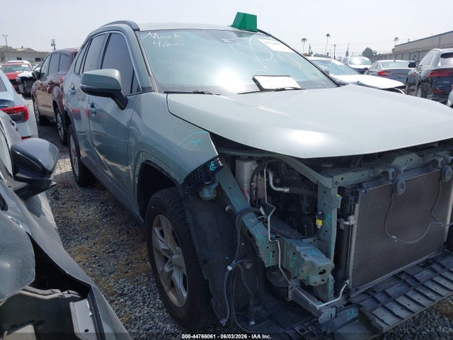 Продажа на аукционе авто 2021 Toyota Rav4 Xle, vin: 2T3W1RFV7MW111578, номер лота: 44766061