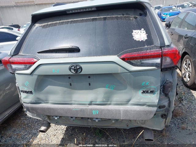 Продажа на аукционе авто 2021 Toyota Rav4 Xle, vin: 2T3W1RFV7MW111578, номер лота: 44766061