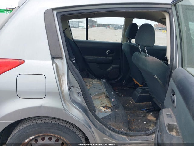 2011 NISSAN VERSA 3N1BC1CP3BL367126 Photo 4