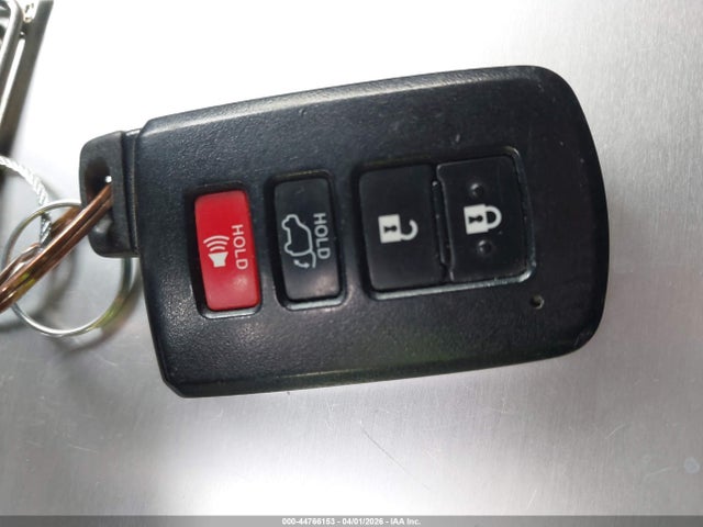 44766153 :رقم المزاد ، JTMRJREV7JD178513 vin ، 2018 Toyota Rav4 Hybrid Xle مزاد بيع