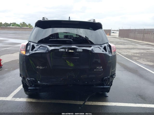 44766153 :رقم المزاد ، JTMRJREV7JD178513 vin ، 2018 Toyota Rav4 Hybrid Xle مزاد بيع