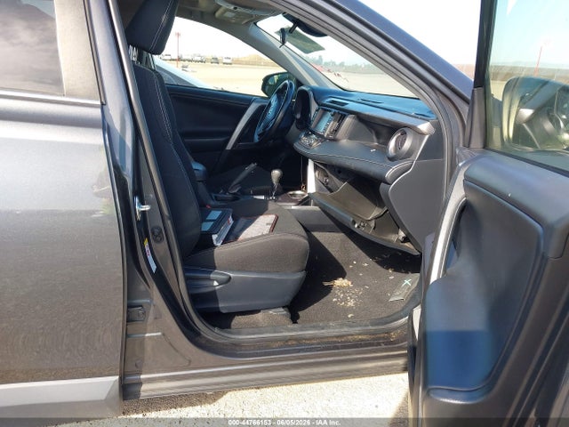 44766153 :رقم المزاد ، JTMRJREV7JD178513 vin ، 2018 Toyota Rav4 Hybrid Xle مزاد بيع