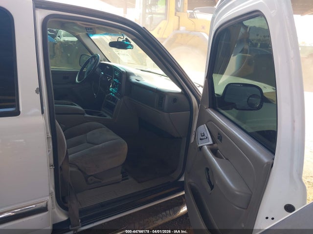 44766178 :رقم المزاد ، 1GKEC13TX6R118879 vin ، 2006 Gmc Yukon Sle مزاد بيع