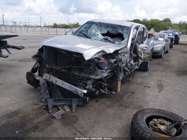 5TFAZ5CNXGX012978 Toyota Tacoma Sr5 V6