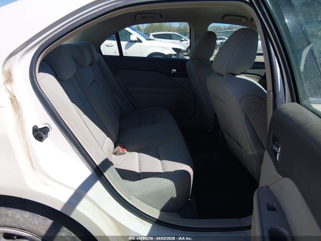 44766230 :رقم المزاد ، 3FAHP0HA5AR390371 vin ، 2010 Ford Fusion Se مزاد بيع