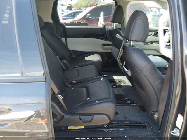KNDNE5H34N6168084 KIA Carnival Mpv Sx