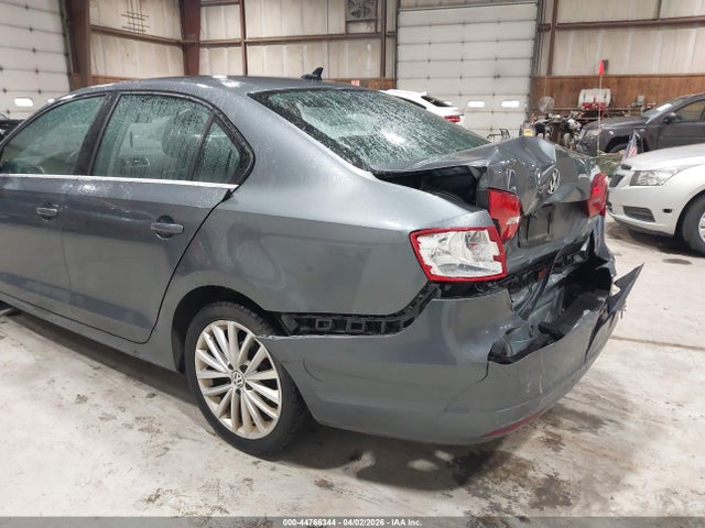 44766344 :رقم المزاد ، 3VWLP7AJ6DM278684 vin ، 2013 Volkswagen Jetta 2.5l Sel مزاد بيع