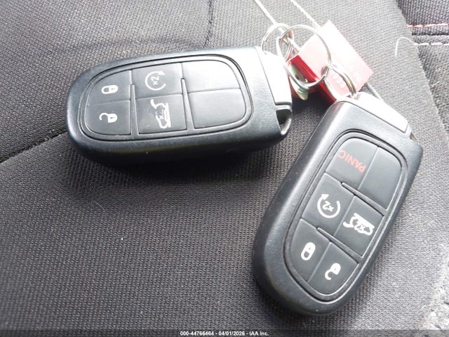 1C4PJLCB9GW275898 Jeep Cherokee 75th Anniversary