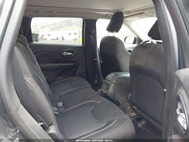 1C4PJLCB9GW275898 Jeep Cherokee 75th Anniversary