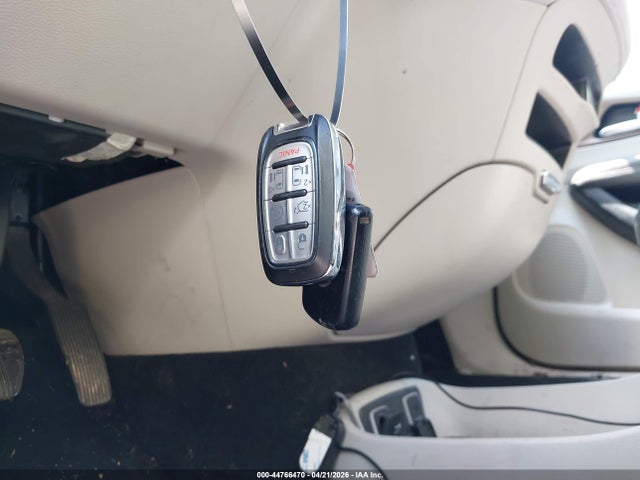 Продаж на аукціоні авто 2019 Chrysler Pacifica Touring L, vin: 2C4RC1BGXKR731610, номер лоту: 44766470