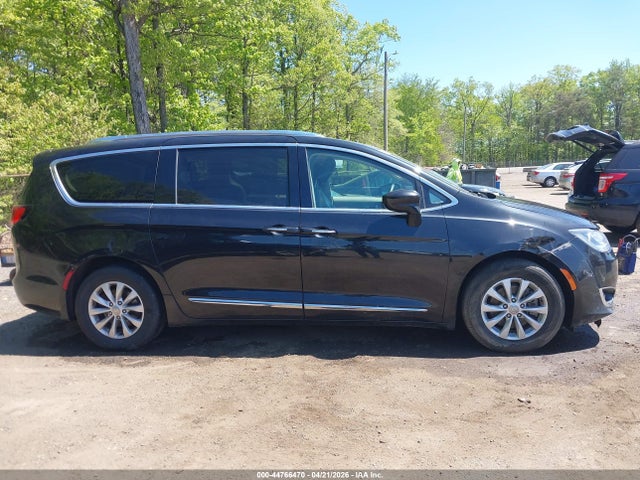 Продаж на аукціоні авто 2019 Chrysler Pacifica Touring L, vin: 2C4RC1BGXKR731610, номер лоту: 44766470