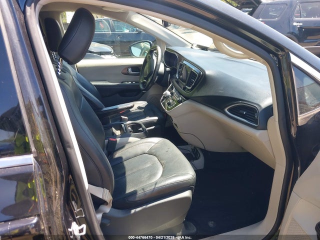 Продаж на аукціоні авто 2019 Chrysler Pacifica Touring L, vin: 2C4RC1BGXKR731610, номер лоту: 44766470