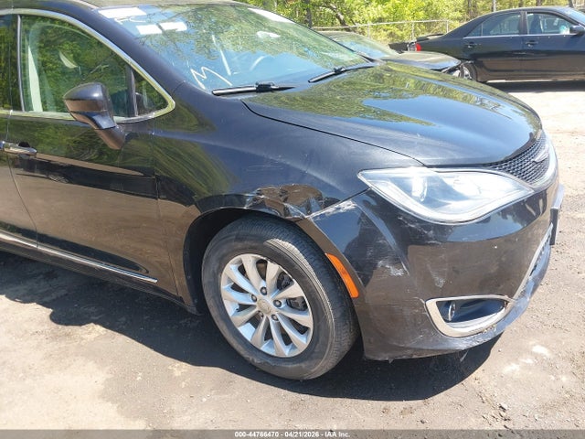 Продаж на аукціоні авто 2019 Chrysler Pacifica Touring L, vin: 2C4RC1BGXKR731610, номер лоту: 44766470