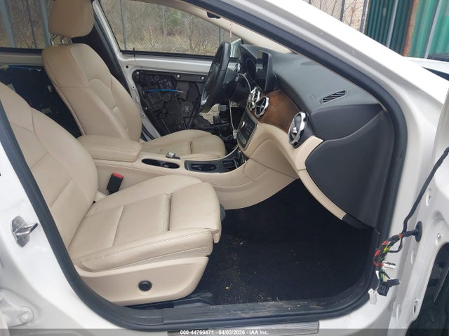 2019 MERCEDES-BENZ GLA 250 WDCTG4GBXKU000729 Photo 4