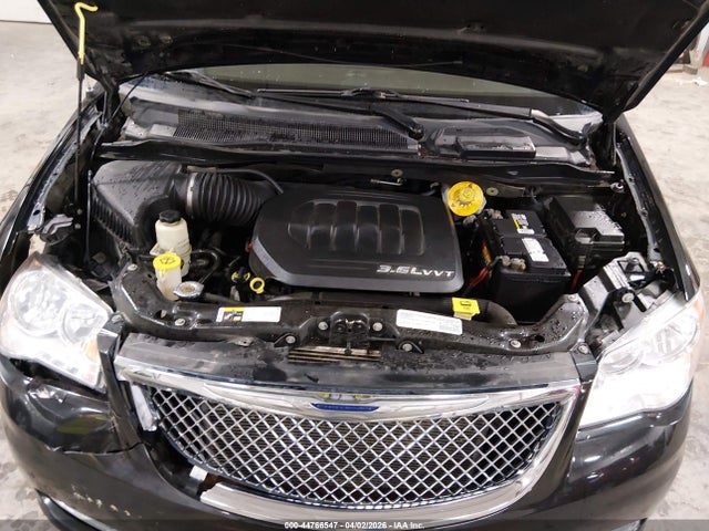 Продажа на аукционе авто 2015 Chrysler Town & Country Touring-l, vin: 2C4RC1CG5FR610620, номер лота: 44766547