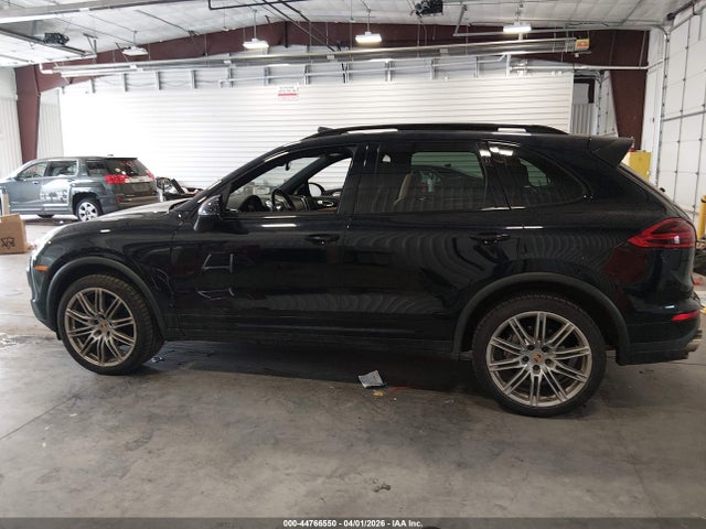 Продажа на аукционе авто 2017 Porsche Cayenne S, vin: WP1AB2A27HLA52261, номер лота: 44766550