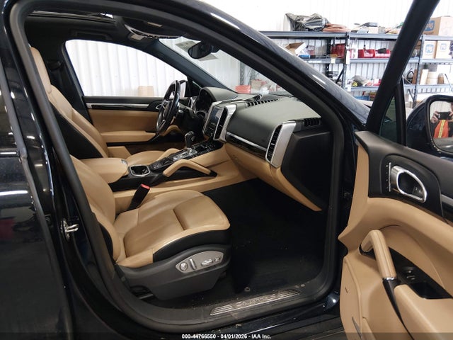 Продажа на аукционе авто 2017 Porsche Cayenne S, vin: WP1AB2A27HLA52261, номер лота: 44766550