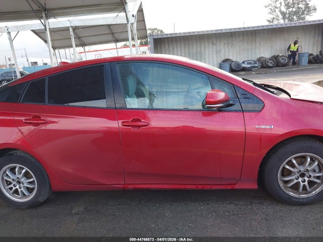 Toyota Prius Two 2017 JTDKBRFU3H3567055 Image 14