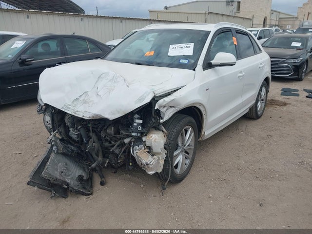 WA1BCCFS8JR012124 Audi Q3 2.0t Premium/2.0t Sport Premium