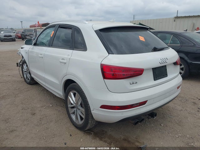 WA1BCCFS8JR012124 Audi Q3 2.0t Premium/2.0t Sport Premium
