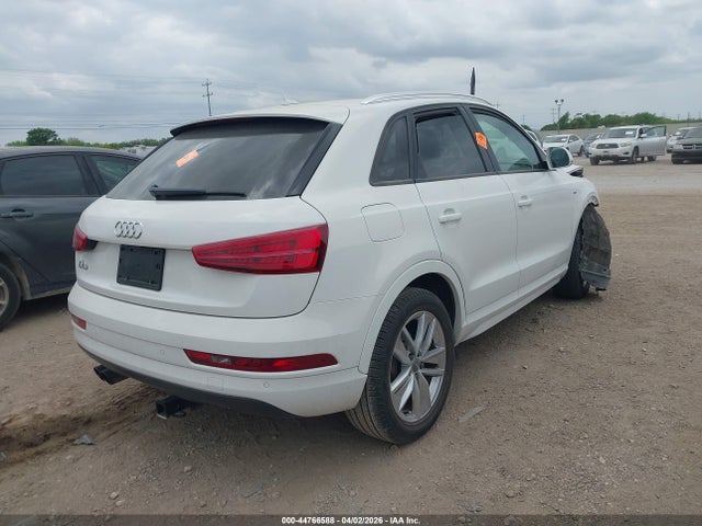 WA1BCCFS8JR012124 Audi Q3 2.0t Premium/2.0t Sport Premium