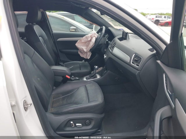 WA1BCCFS8JR012124 Audi Q3 2.0t Premium/2.0t Sport Premium