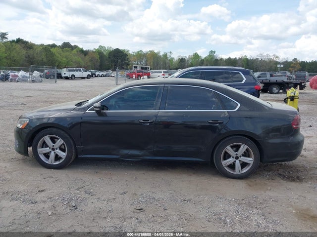 2013 Volkswagen Passat 2.5l Se მანქანა იყიდება აუქციონზე, vin: 1VWBH7A31DC024635, აუქციონის ნომერი: 44766608