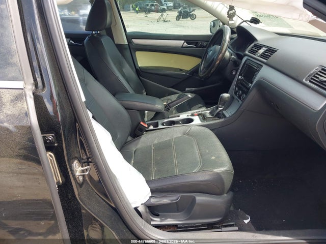 2013 Volkswagen Passat 2.5l Se მანქანა იყიდება აუქციონზე, vin: 1VWBH7A31DC024635, აუქციონის ნომერი: 44766608