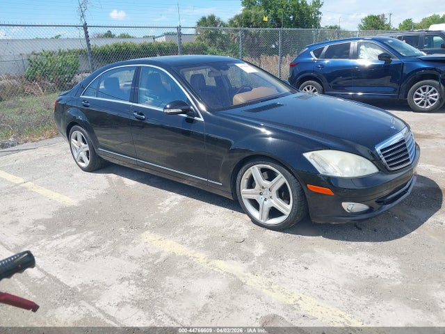 2009 MERCEDES-BENZ S 550 WDDNG86X09A259637