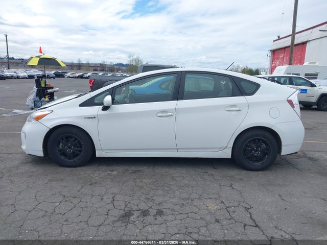 Toyota Prius Three 2015 JTDKN3DU7F1912863 Image 14