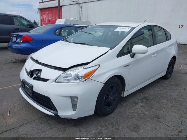 Toyota Prius Three 2015 JTDKN3DU7F1912863 Image 2
